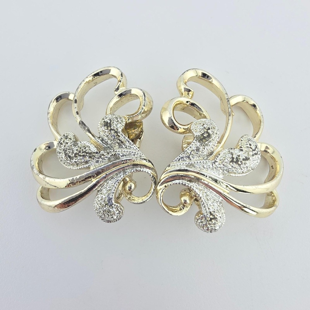 Vtg 1961 SARAH COVENTRY 'Frosted Feathers' Clip-On Earrings Two-Tone Gold Silver